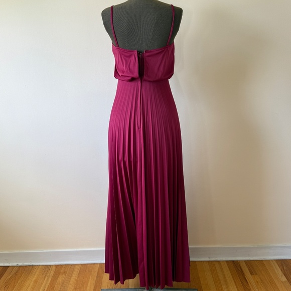 The Most Stunning Burgundy Vintage 70s Pleated Dress - Picture 13 of 13